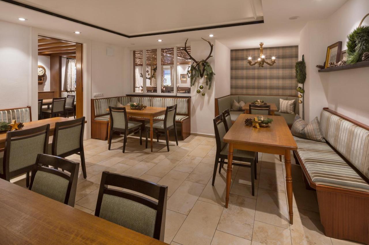 Wirtshaus & Hotel Goldener Greif Edelsfeld Екстериор снимка