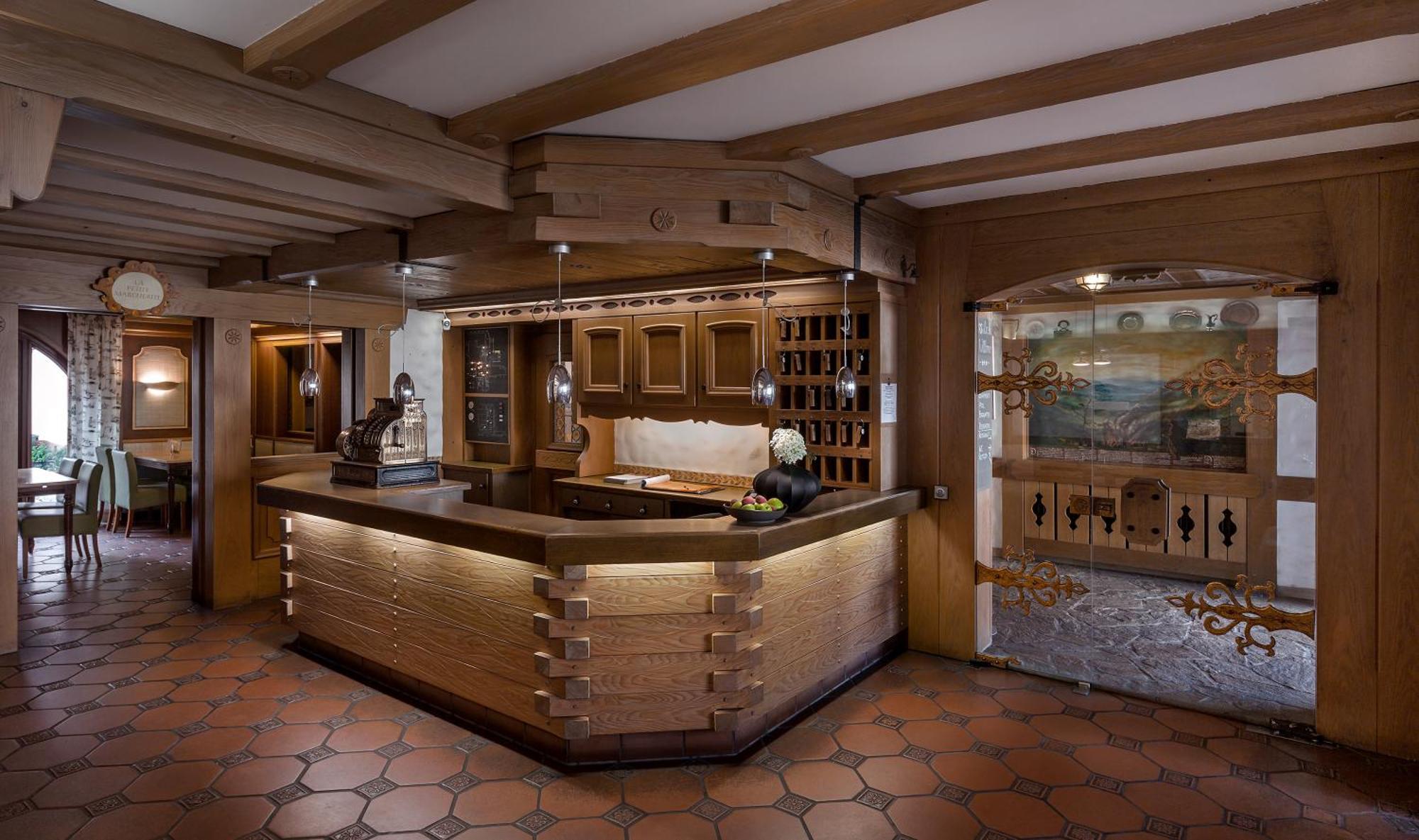 Wirtshaus & Hotel Goldener Greif Edelsfeld Екстериор снимка