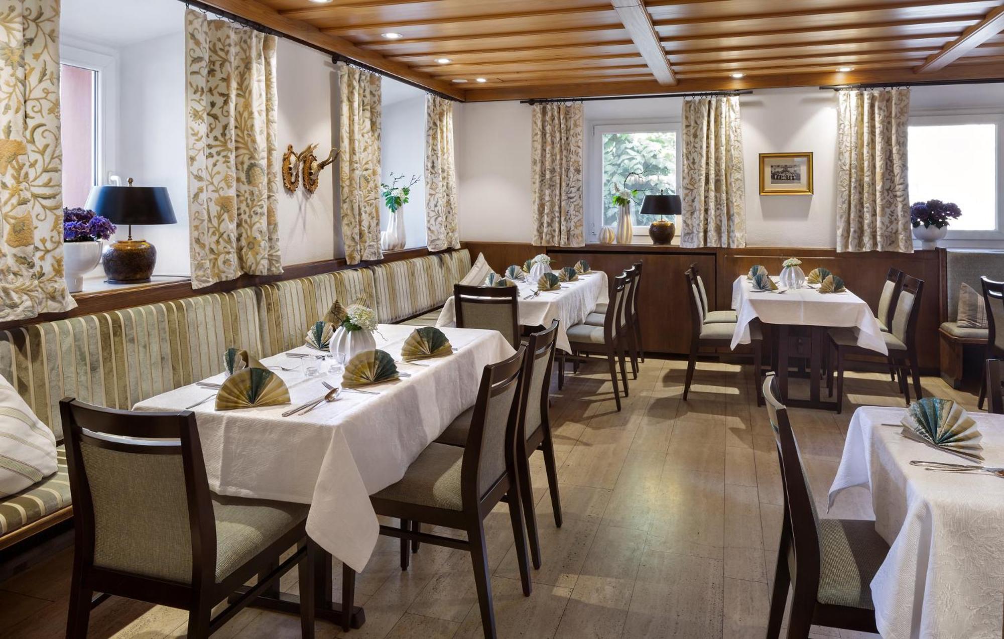 Wirtshaus & Hotel Goldener Greif Edelsfeld Екстериор снимка